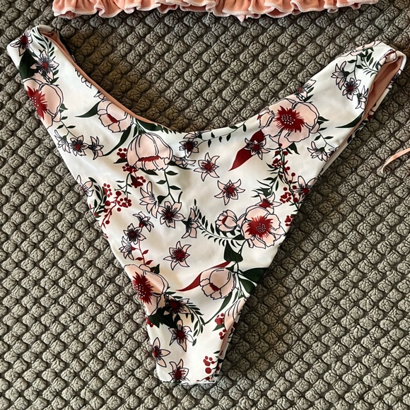 NWOT Bathing Suit - Picture 4 of 8